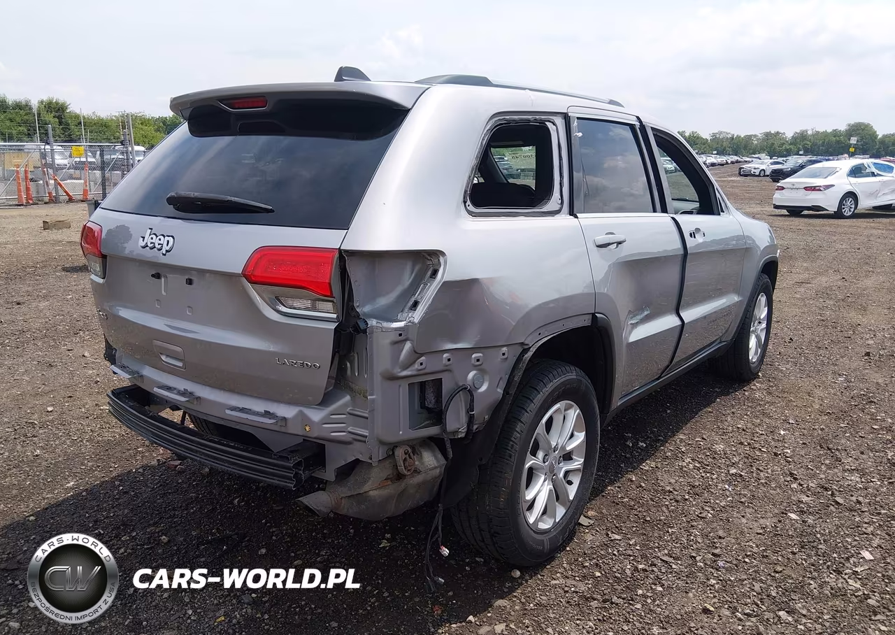 2015 Jeep Grand Cherokee Laredo VIN:1C4RJFAG4FC140448 - 4