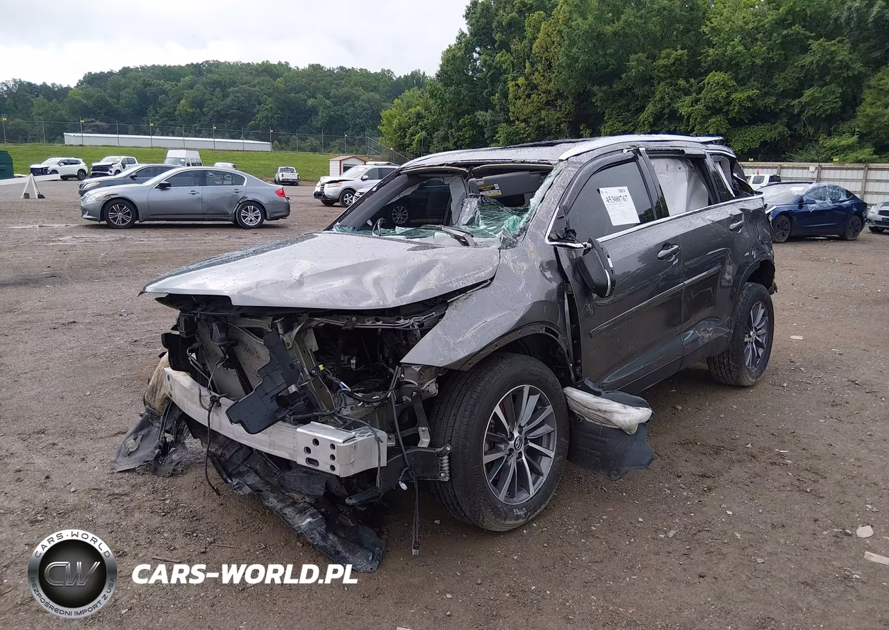 2019 Toyota Highlander Xle VIN:5TDJZRFH3KS591999 - 2