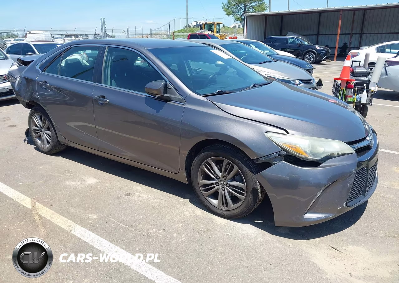 2016 Toyota Camry Se – zdjęcie 1 z 17