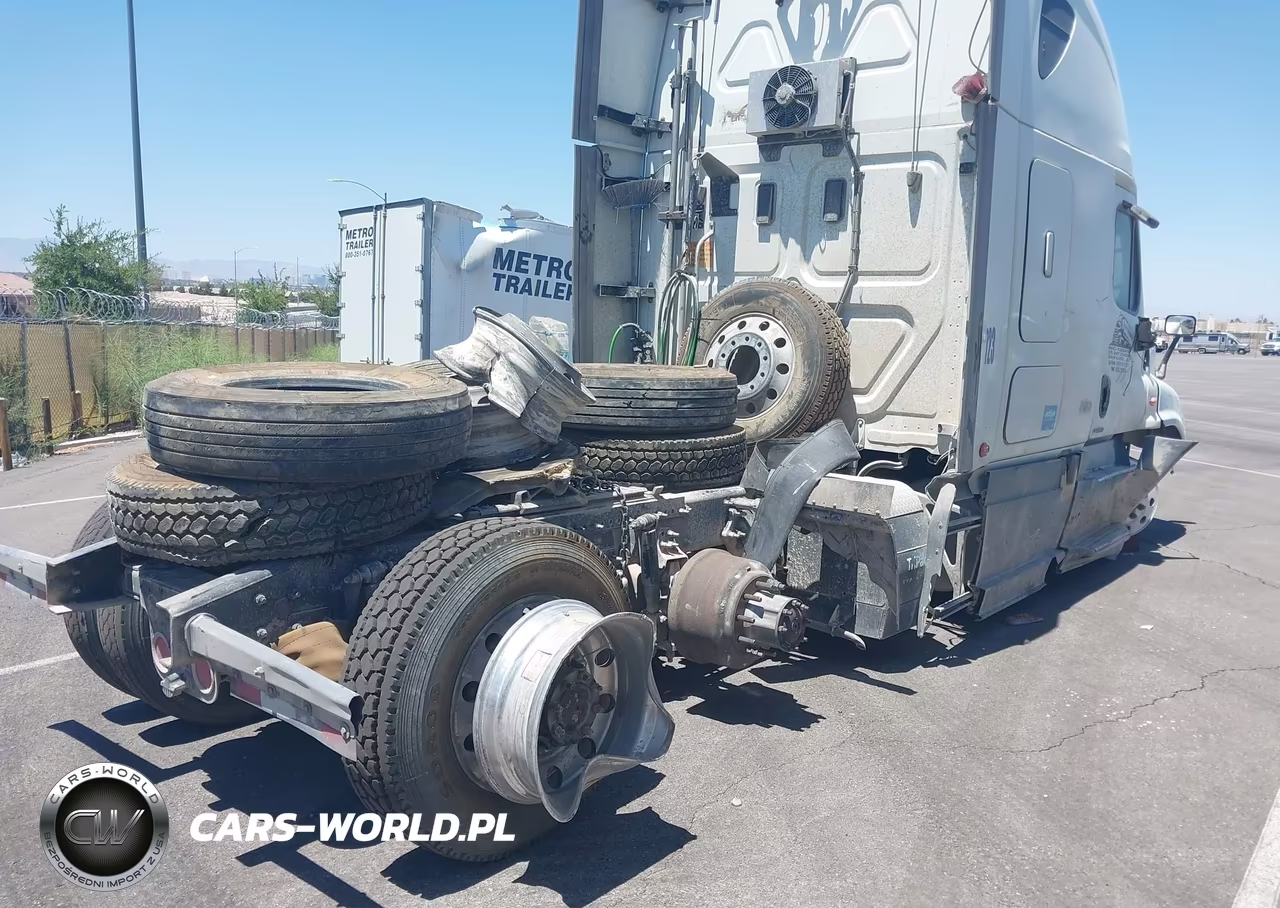 2017 Freightliner Cascadia 125 VIN:3AKJGLDR9HSHY5137 - 4