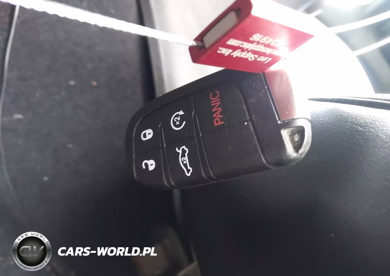 2014 Chrysler 300 VIN:2C3CCAAG3EH289081 - 11