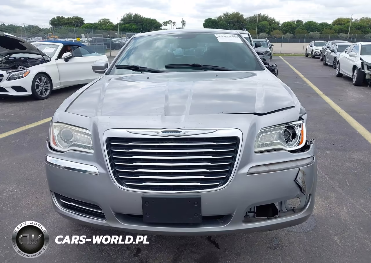 2014 Chrysler 300 VIN:2C3CCAAG3EH289081 - 13