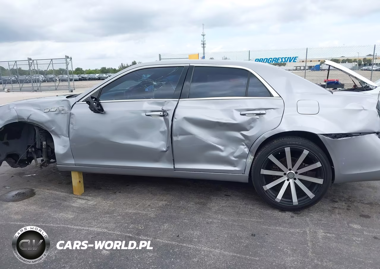 2014 Chrysler 300 VIN:2C3CCAAG3EH289081 - 15