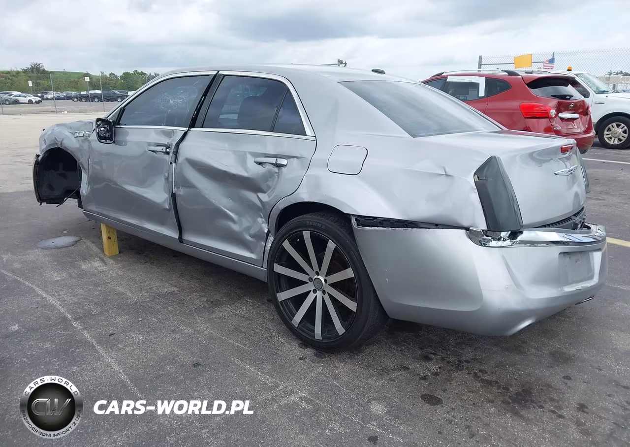 2014 Chrysler 300 VIN:2C3CCAAG3EH289081 - 3