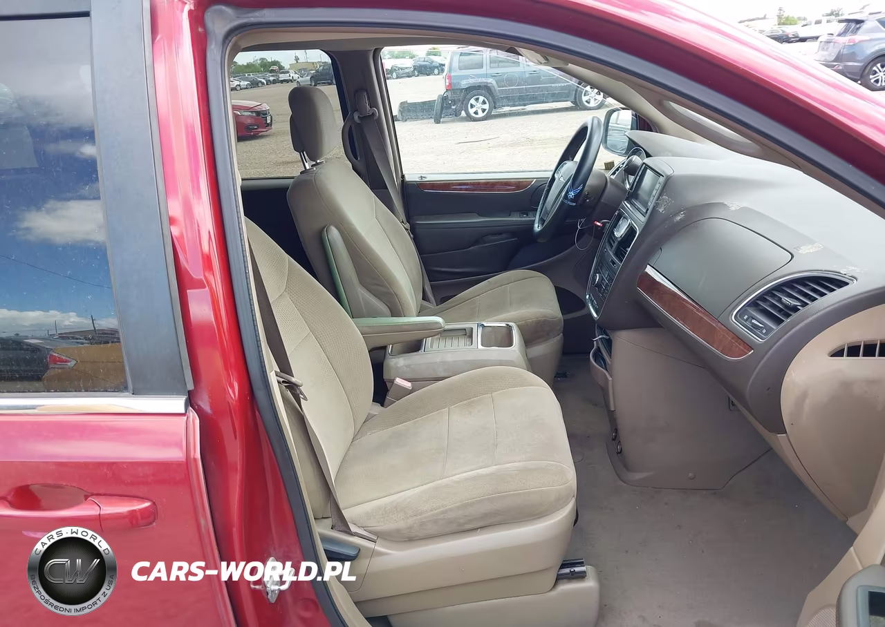 2011 Chrysler Town & Country Touring VIN:2A4RR5DG5BR704800 - 5