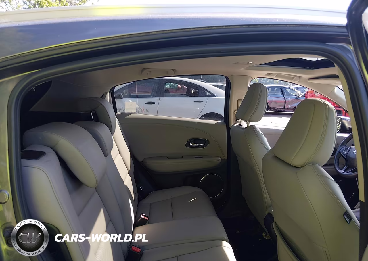2019 Honda Hr-V Touring VIN:3CZRU6H90KM704145 - 8