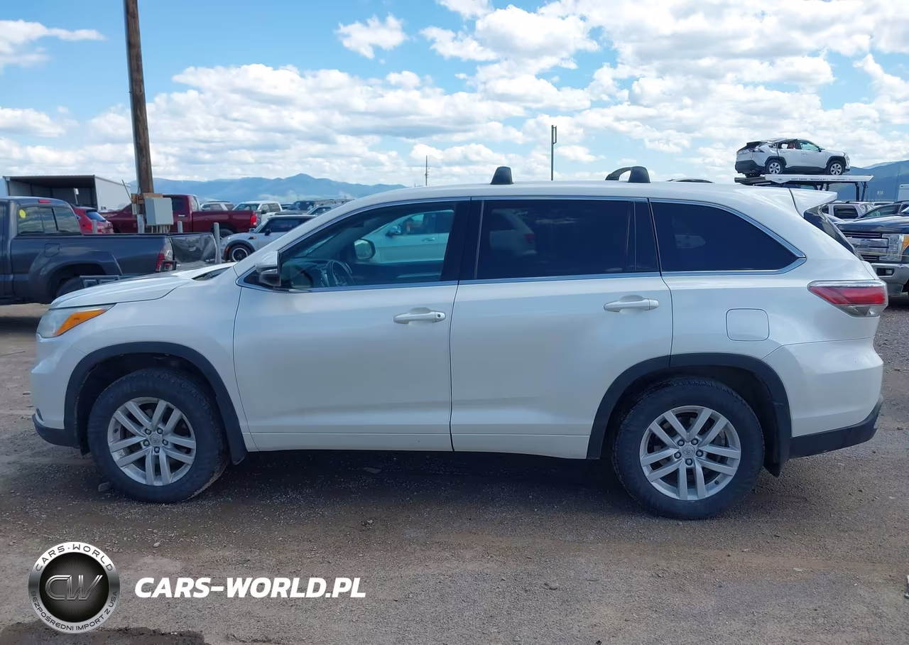 2014 Toyota Highlander Le V6 VIN:5TDBKRFH6ES008743 - 14