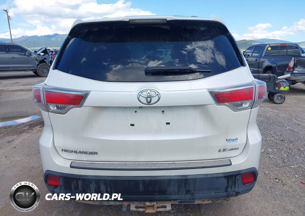 2014 Toyota Highlander Le V6 VIN:5TDBKRFH6ES008743 - 16