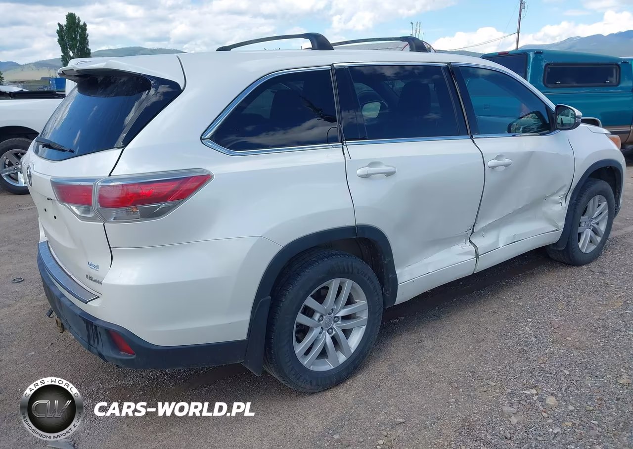 2014 Toyota Highlander Le V6 VIN:5TDBKRFH6ES008743 - 4