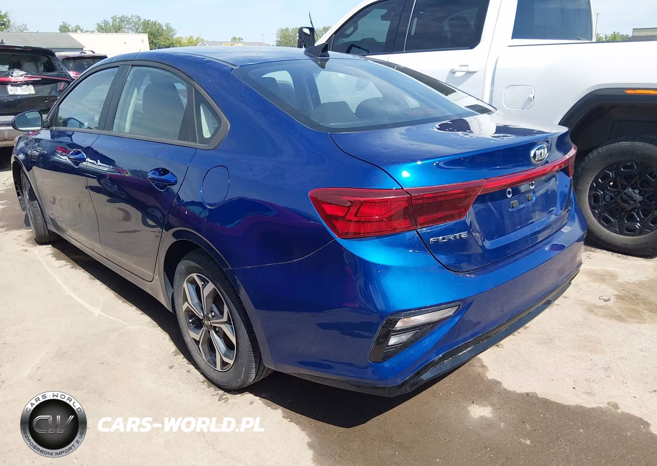 2021 Kia Forte Lxs VIN:3KPF24AD7ME412667 - 3