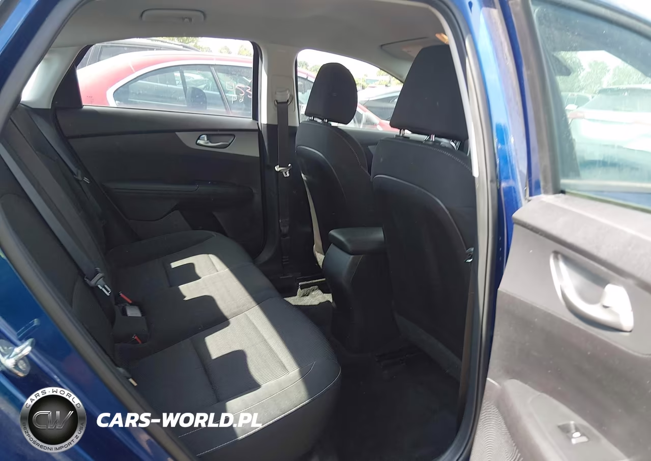 2021 Kia Forte Lxs VIN:3KPF24AD7ME412667 - 8