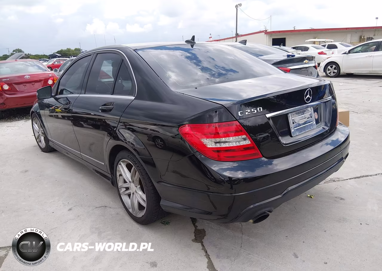 2012 Mercedes-Benz C 250 Sport VIN:WDDGF4HBXCR221850 - 3
