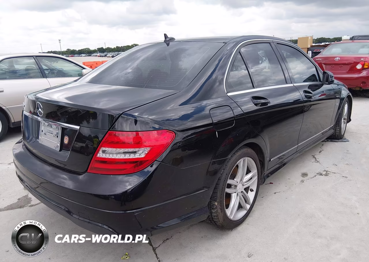 2012 Mercedes-Benz C 250 Sport VIN:WDDGF4HBXCR221850 - 4