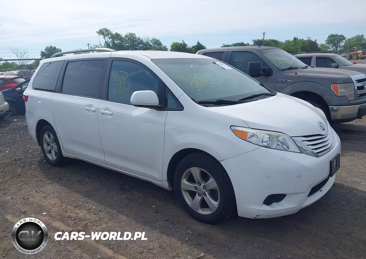 2017 Toyota Sienna Le 8 Passenger – zdjęcie 1 z 16