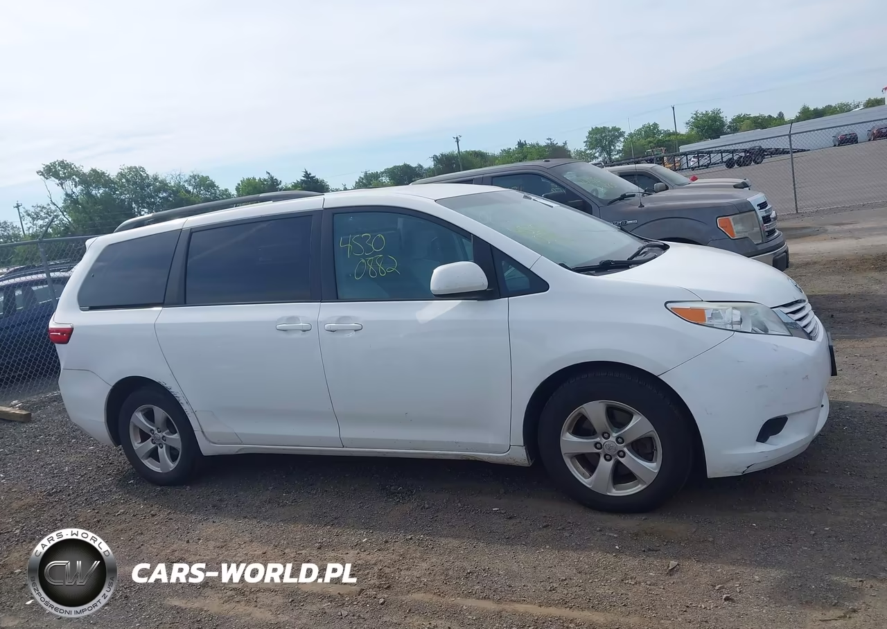 2017 Toyota Sienna Le 8 Passenger VIN:5TDKZ3DC6HS836439 - 13