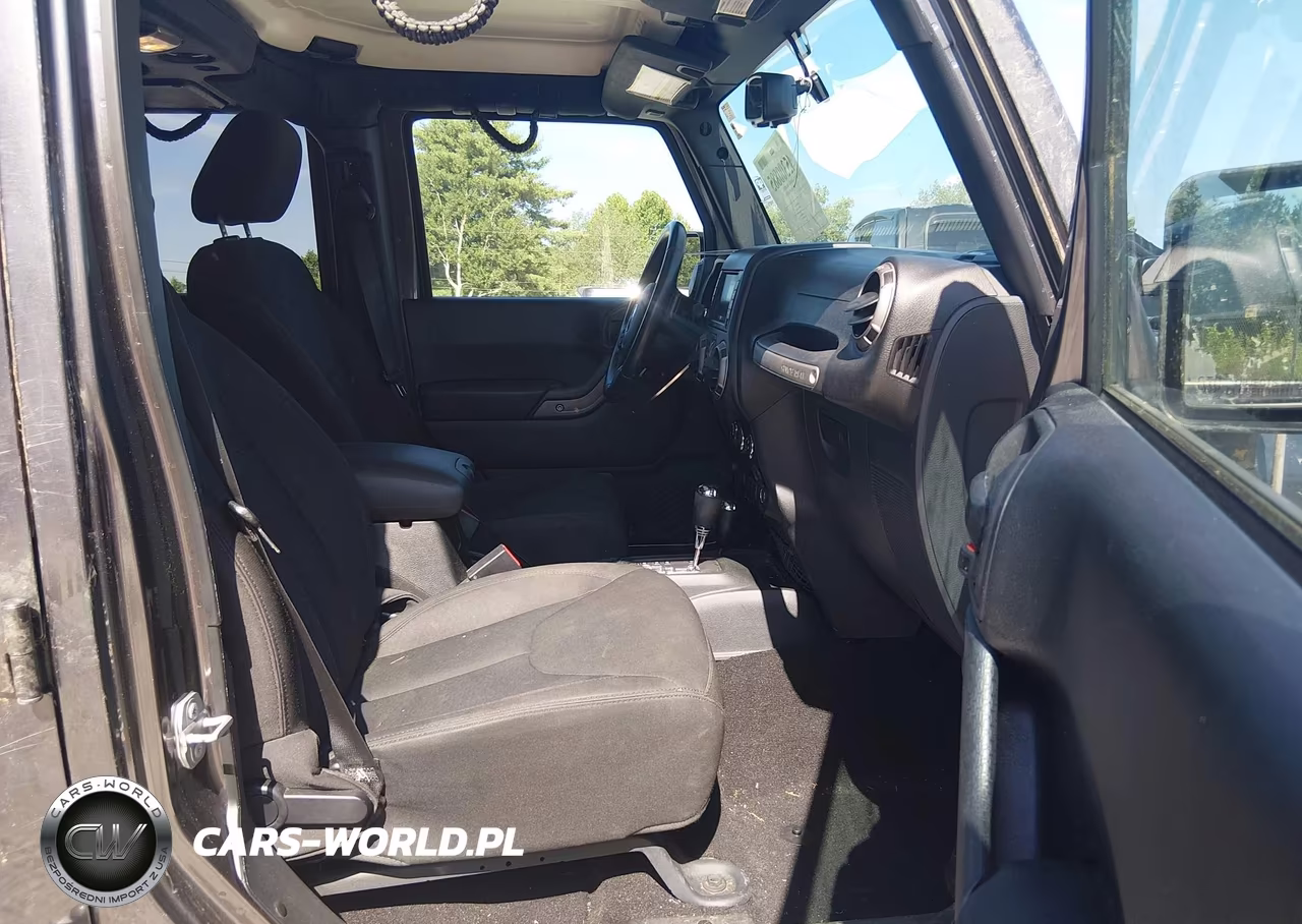 2016 Jeep Wrangler Unlimited Sport VIN:1C4HJWDG5GL236159 - 5