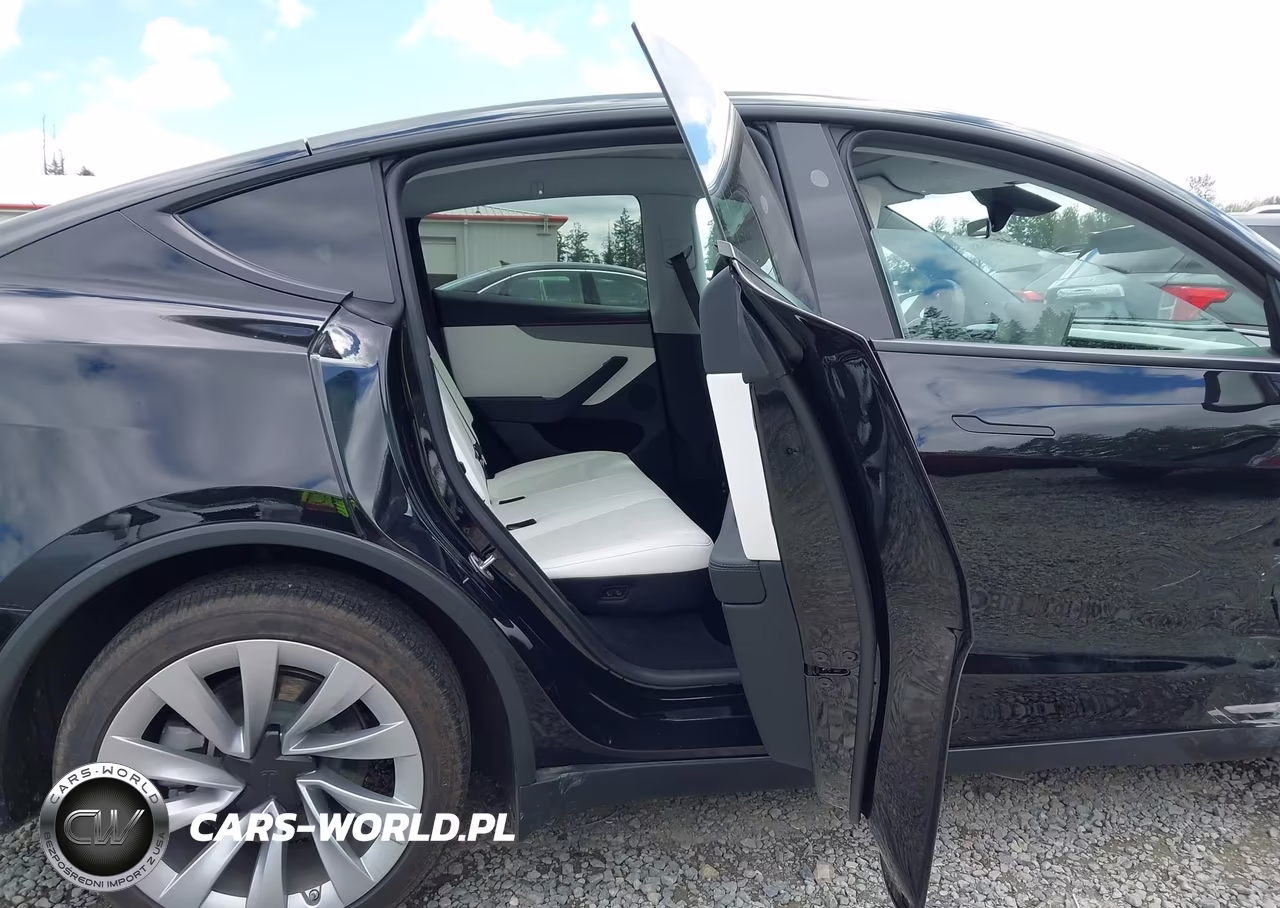 2026 Tesla Model Y All-Wheel Drive-Long Range Launch Series-Premium All-Wheel Drive VIN:7SAYGDEE0TF560524 - 8