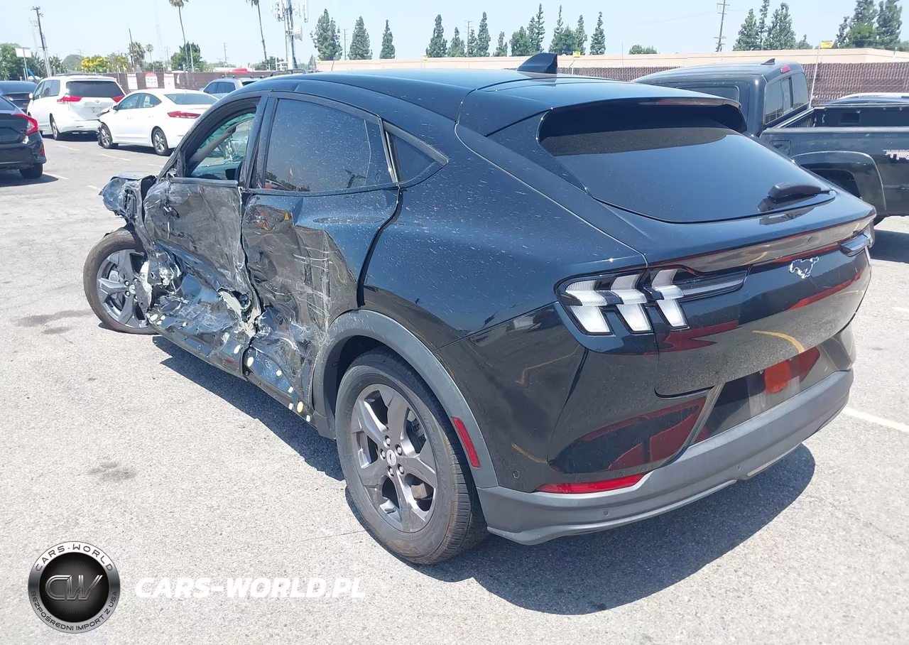 2023 Ford Mustang Mach-E Select VIN:3FMTK1RM5PMA17639 - 3