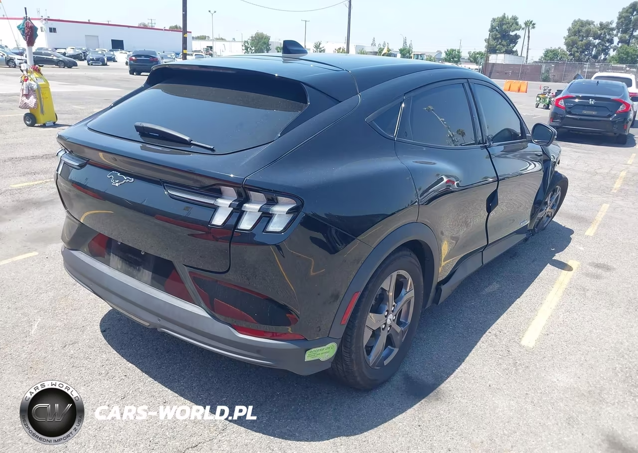 2023 Ford Mustang Mach-E Select VIN:3FMTK1RM5PMA17639 - 4