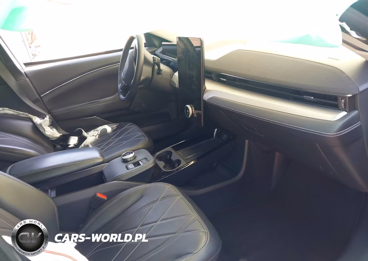2023 Ford Mustang Mach-E Select VIN:3FMTK1RM5PMA17639 - 5