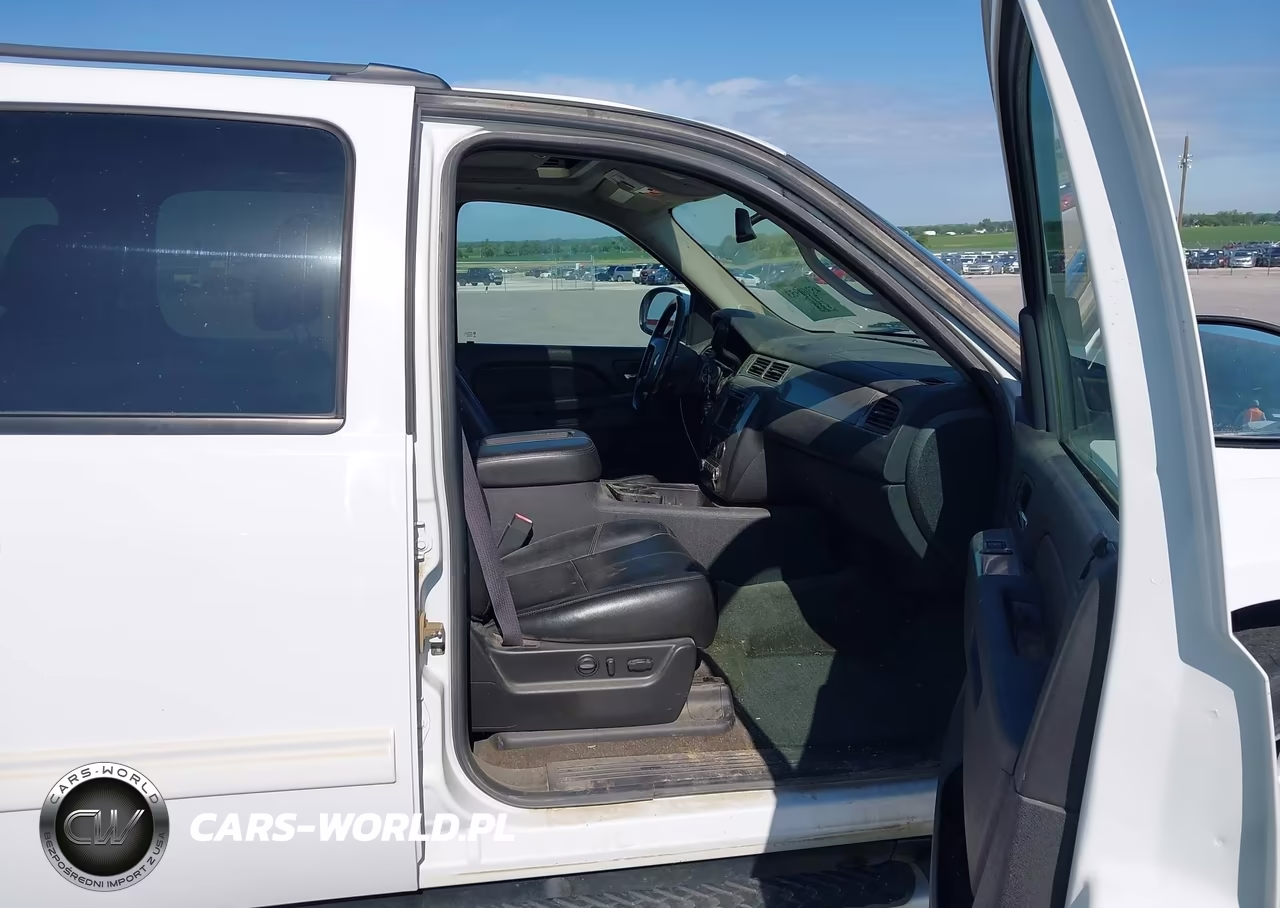 2011 Chevrolet Suburban 1500 Lt1 VIN:1GNSKJE34BR371373 - 5
