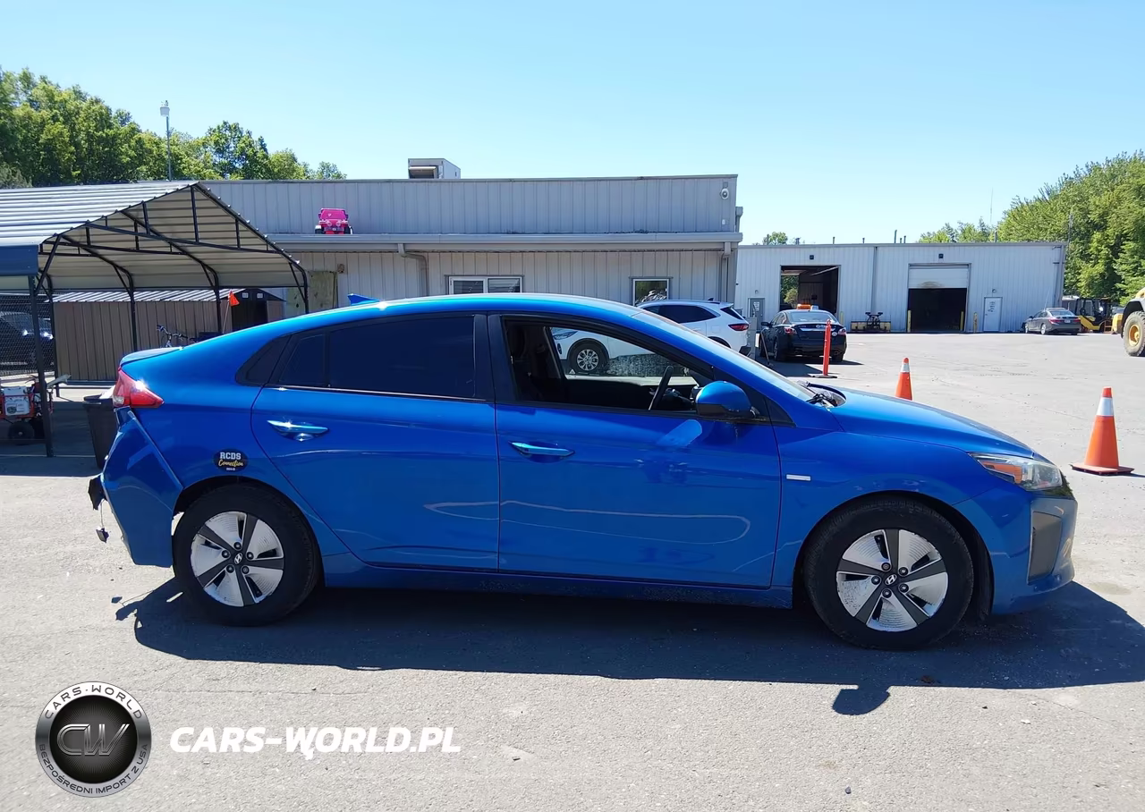 2018 Hyundai Ioniq Hybrid Blue VIN:KMHC65LC4JU084568 - 14
