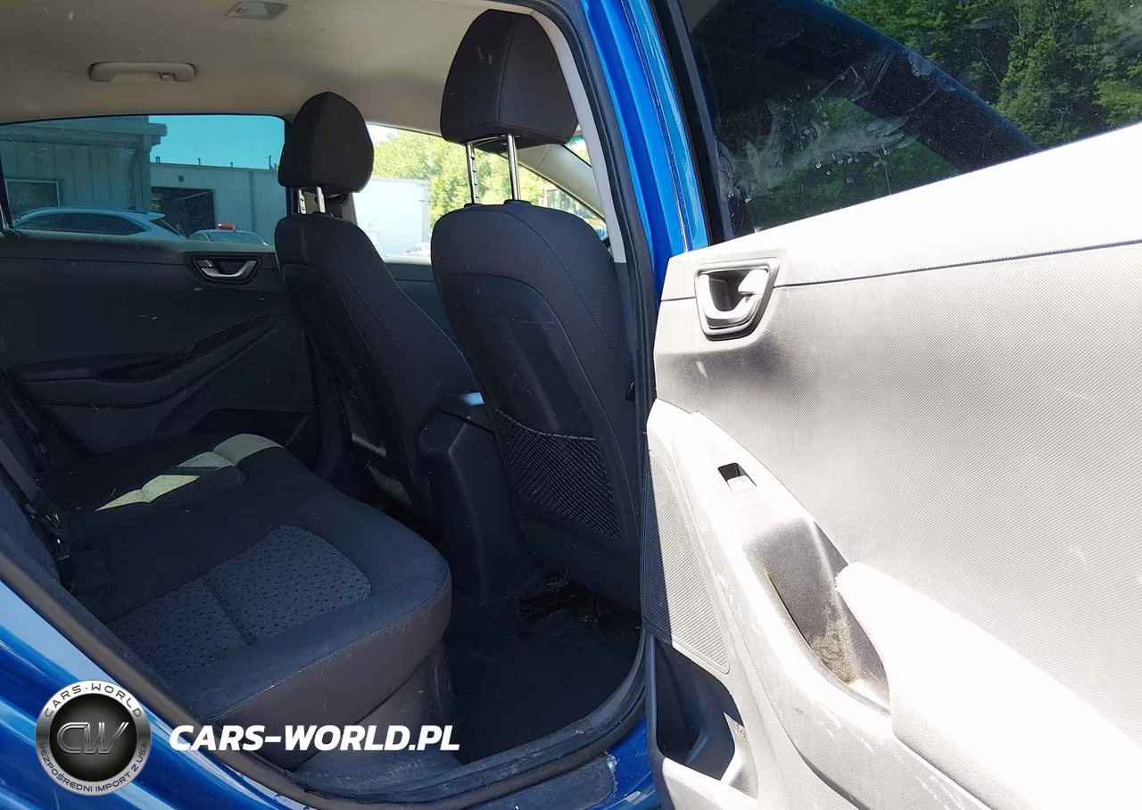 2018 Hyundai Ioniq Hybrid Blue VIN:KMHC65LC4JU084568 - 8