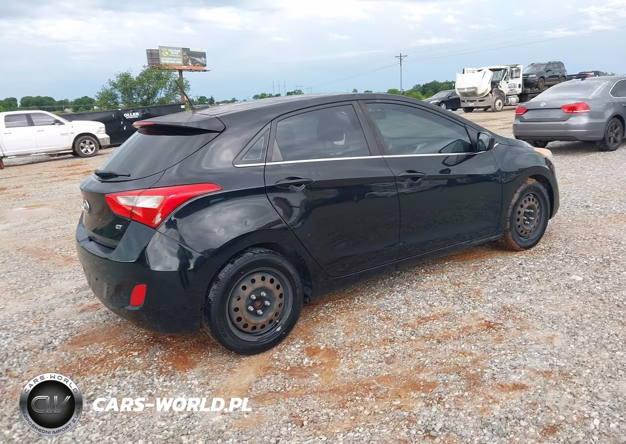 2017 Hyundai Elantra Gt VIN:KMHD35LH2HU363813 - 4