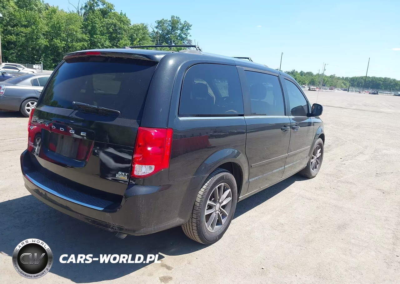 2017 Dodge Grand Caravan Sxt VIN:2C4RDGCG1HR760825 - 4