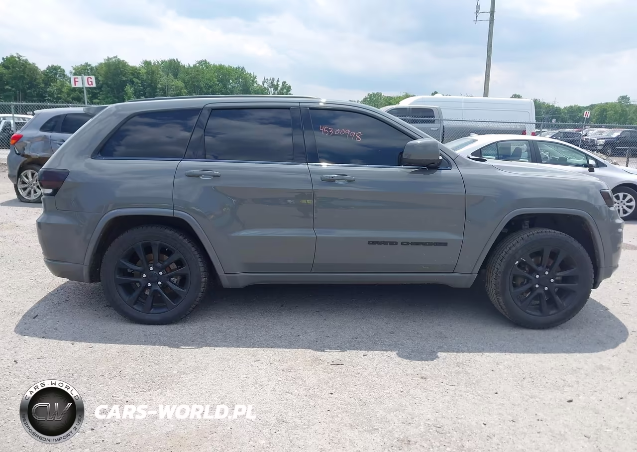 2021 Jeep Grand Cherokee Laredo X 4X4 VIN:1C4RJFAG1MC753074 - 13