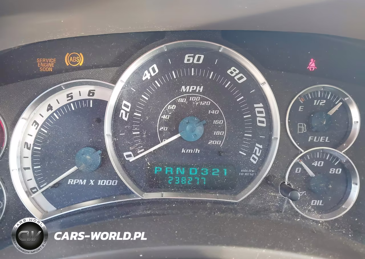 2002 Cadillac Escalade Standard VIN:1GYEC63T32R186048 - 7