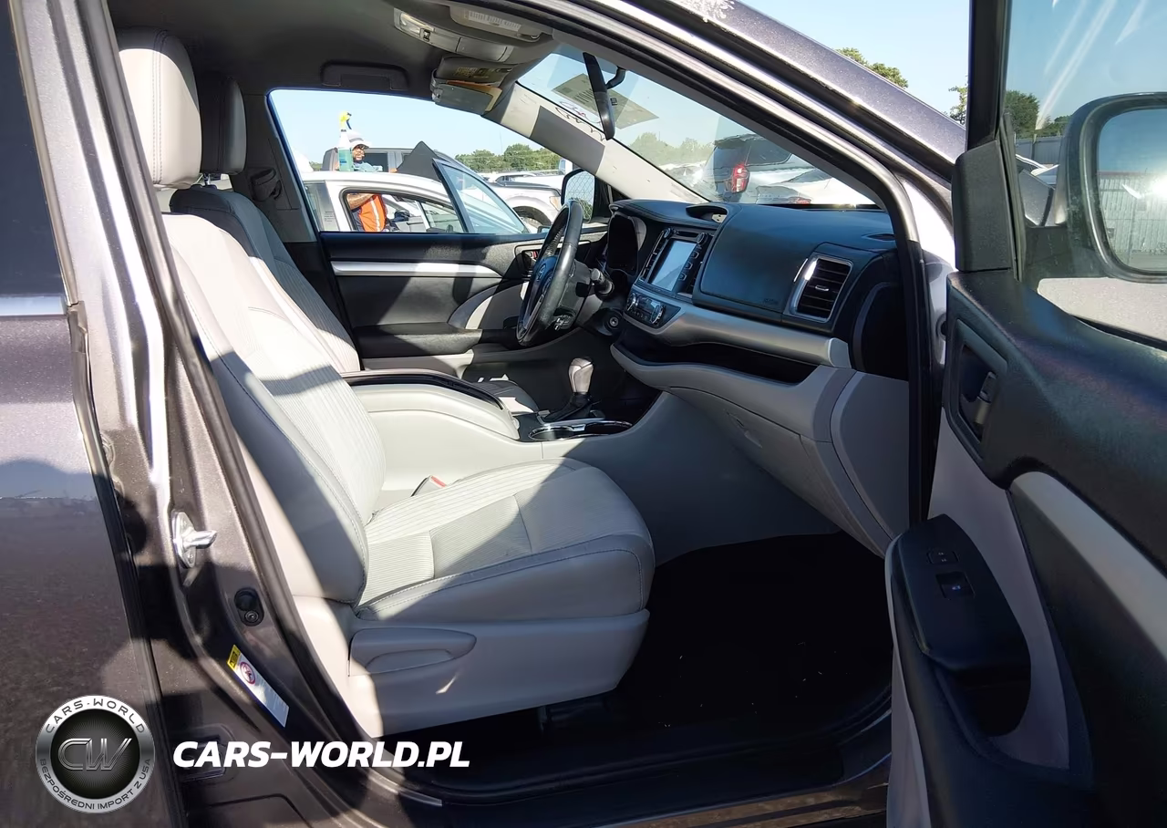 2016 Toyota Highlander Le Plus V6 VIN:5TDZKRFH2GS186229 - 5