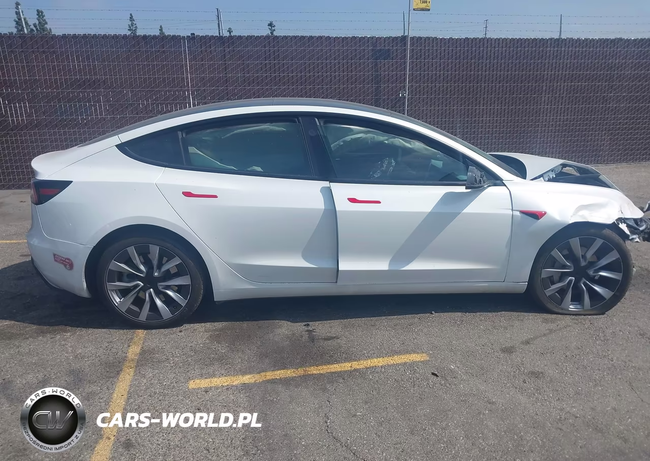 2024 Tesla Model 3 VIN:5YJ3E1EAXRF831266 - 12