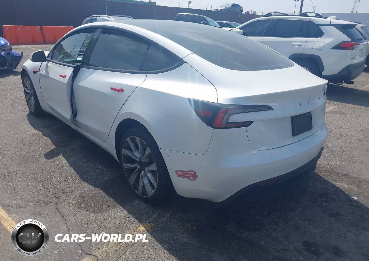 2024 Tesla Model 3 VIN:5YJ3E1EAXRF831266 - 3