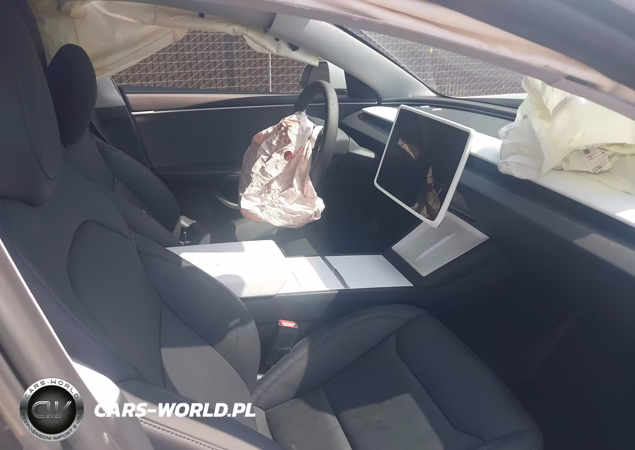 2024 Tesla Model 3 VIN:5YJ3E1EAXRF831266 - 5