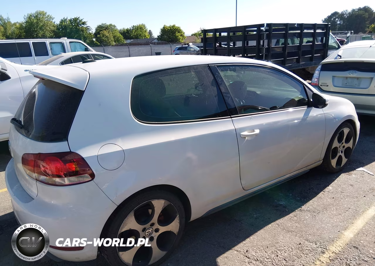 2011 Volkswagen Gti 2-Door VIN:WVWFV7AJ5BW135843 - 4