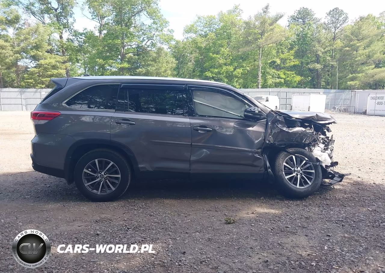 2019 Toyota Highlander Xle VIN:5TDJZRFH8KS586488 - 13