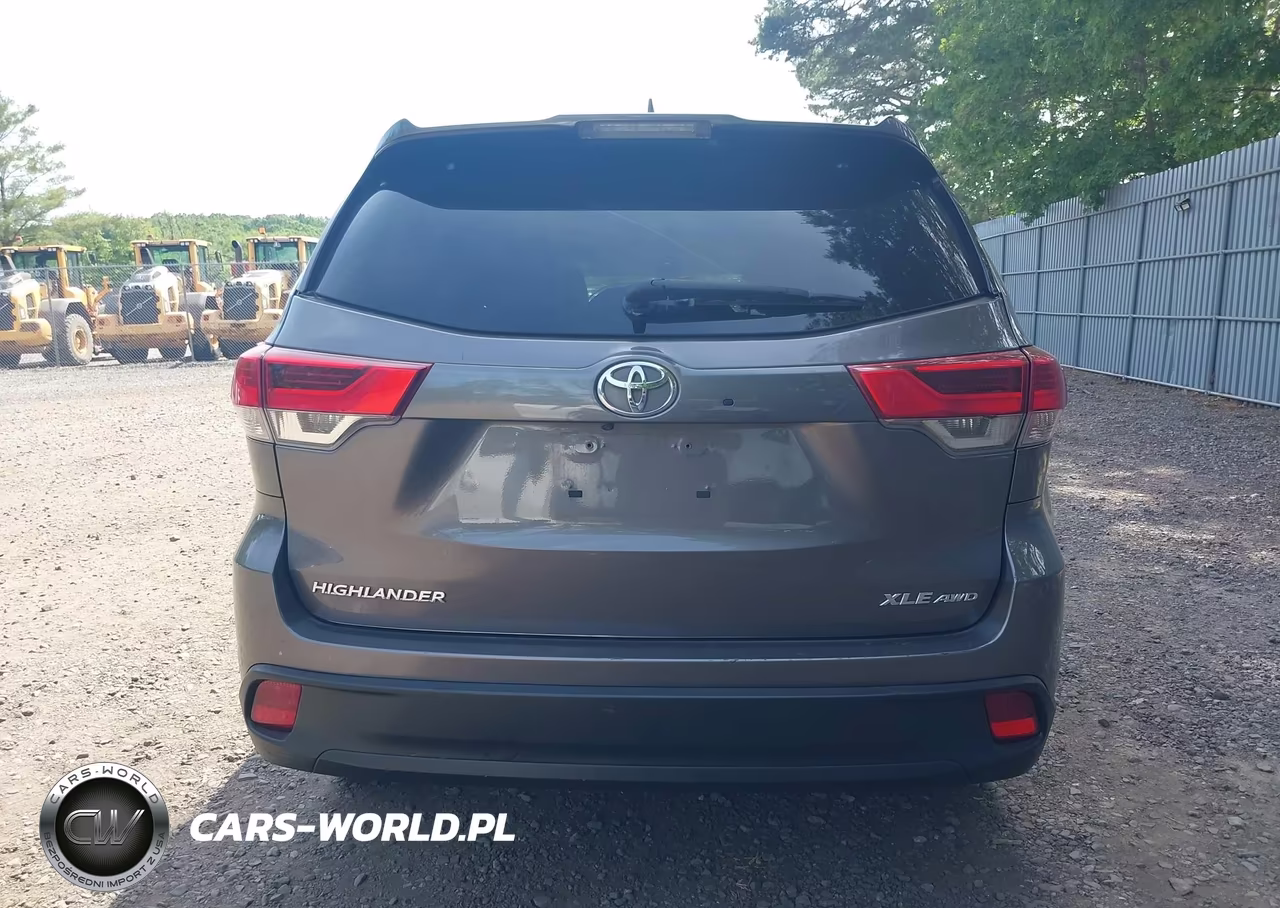 2019 Toyota Highlander Xle VIN:5TDJZRFH8KS586488 - 16