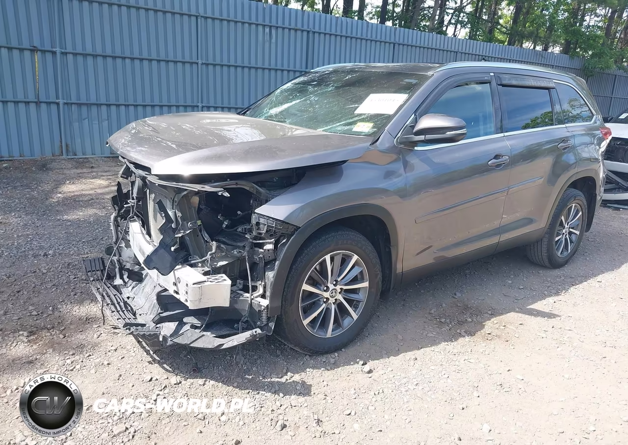 2019 Toyota Highlander Xle VIN:5TDJZRFH8KS586488 - 2