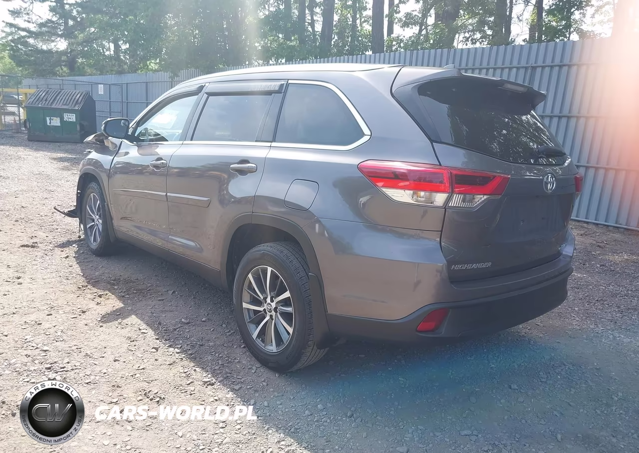 2019 Toyota Highlander Xle VIN:5TDJZRFH8KS586488 - 3