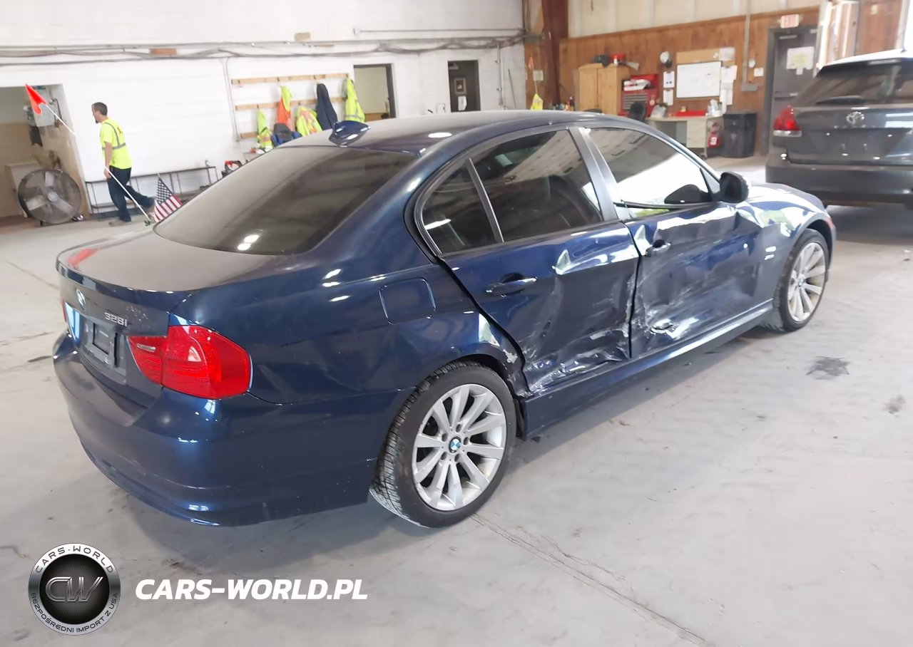 2011 BMW 328I xDrive VIN:WBAPK7C53BA463835 - 4