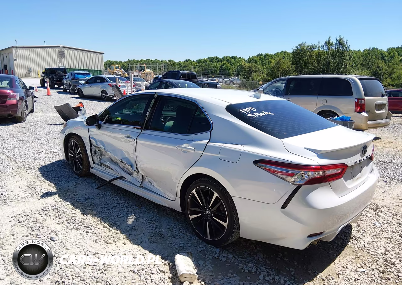 2019 Toyota Camry Xse VIN:4T1B61HK2KU800423 - 3