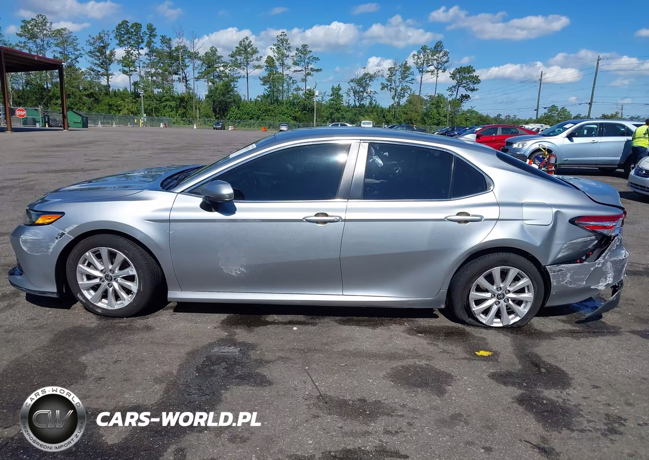 2020 Toyota Camry Le VIN:4T1C11AKXLU971418 - 13