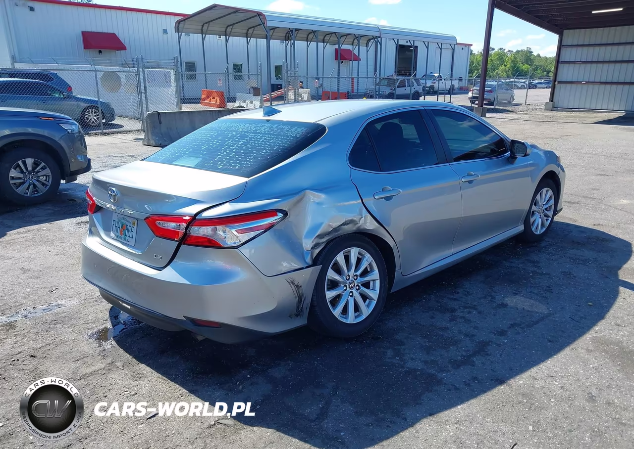 2020 Toyota Camry Le VIN:4T1C11AKXLU971418 - 4