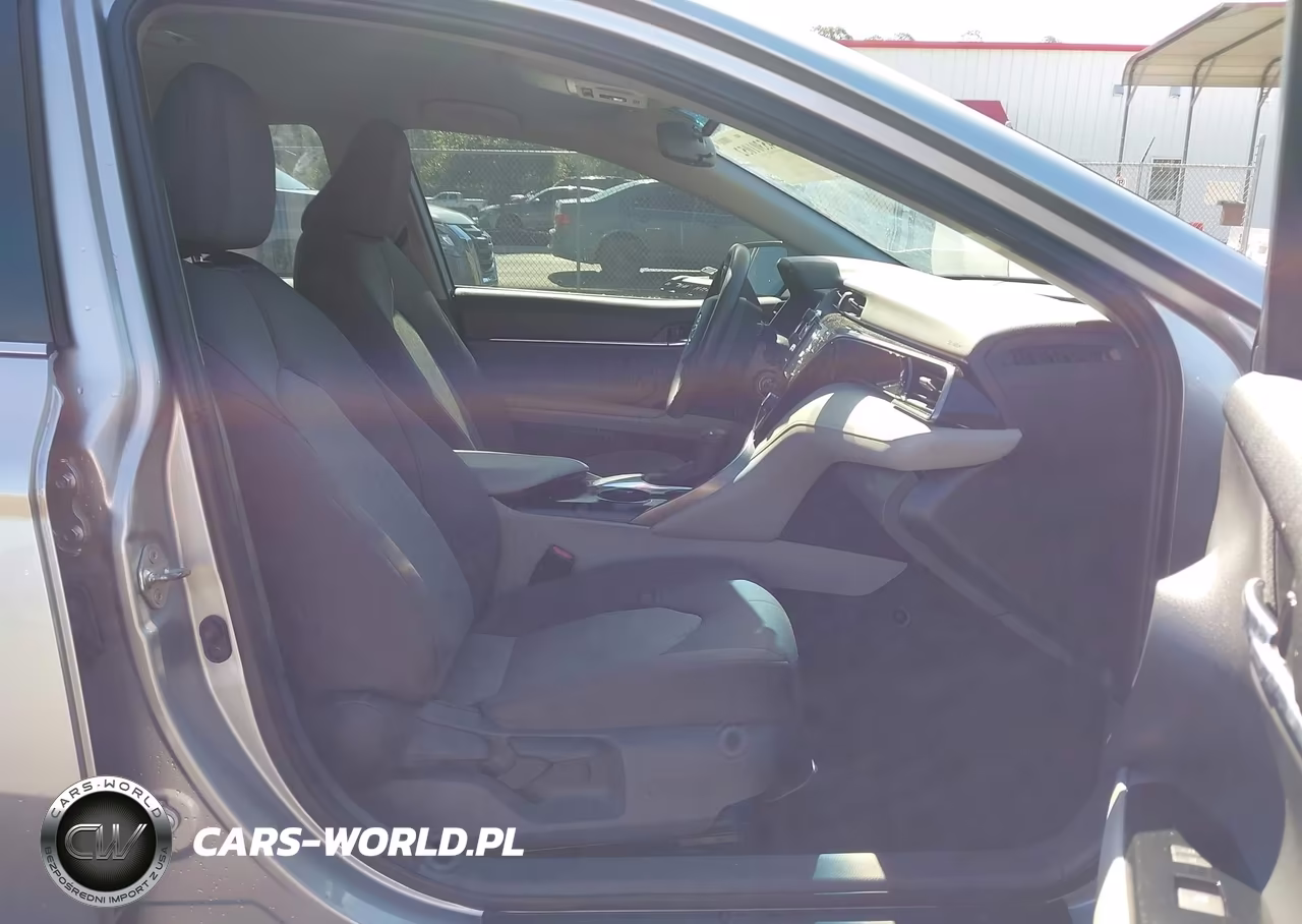 2020 Toyota Camry Le VIN:4T1C11AKXLU971418 - 5