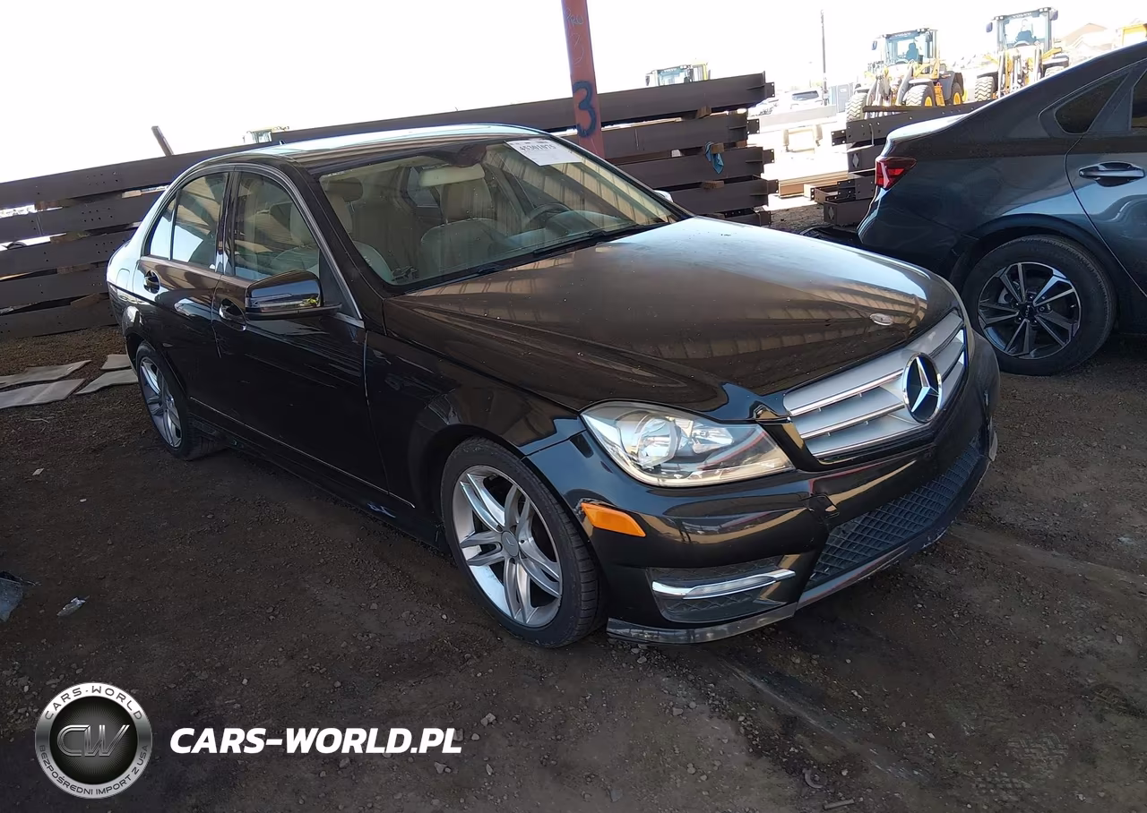 2013 Mercedes-Benz C 300 Sport 4Matic – zdjęcie 1 z 17