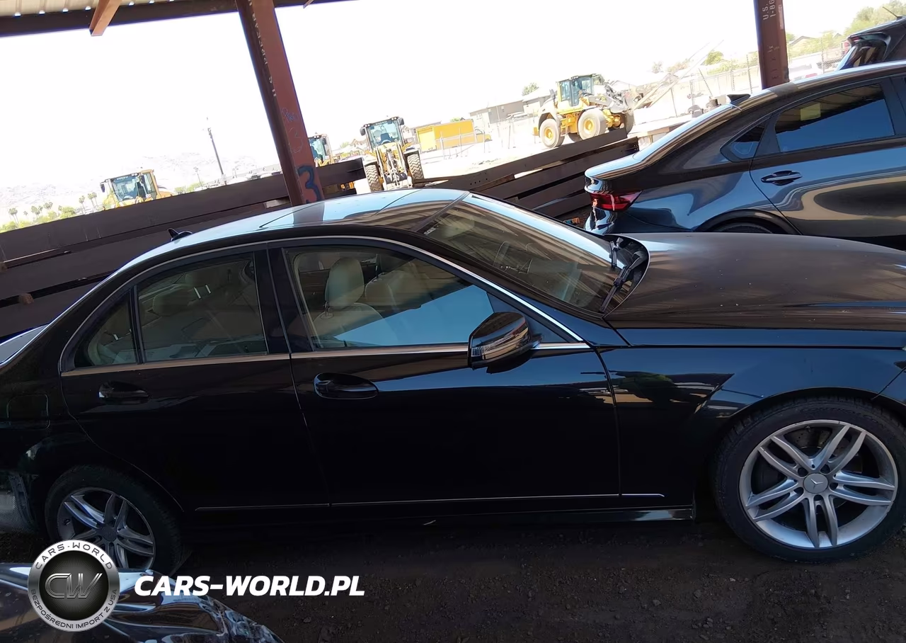2013 Mercedes-Benz C 300 Sport 4Matic VIN:WDDGF8AB4DR279830 - 14