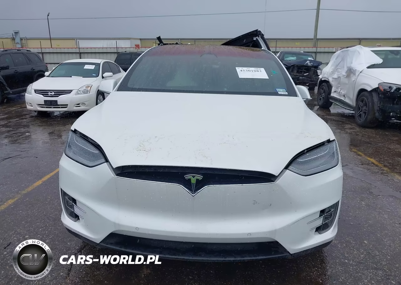 2017 Tesla Model X VIN:5YJXCBE20HF077069 - 11