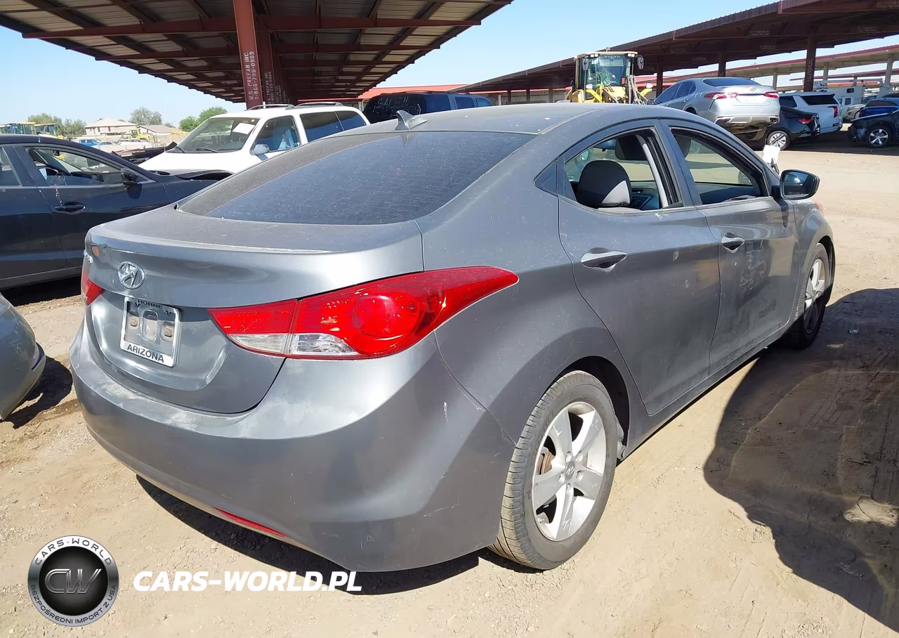 2013 Hyundai Elantra Gls VIN:5NPDH4AE6DH255059 - 4