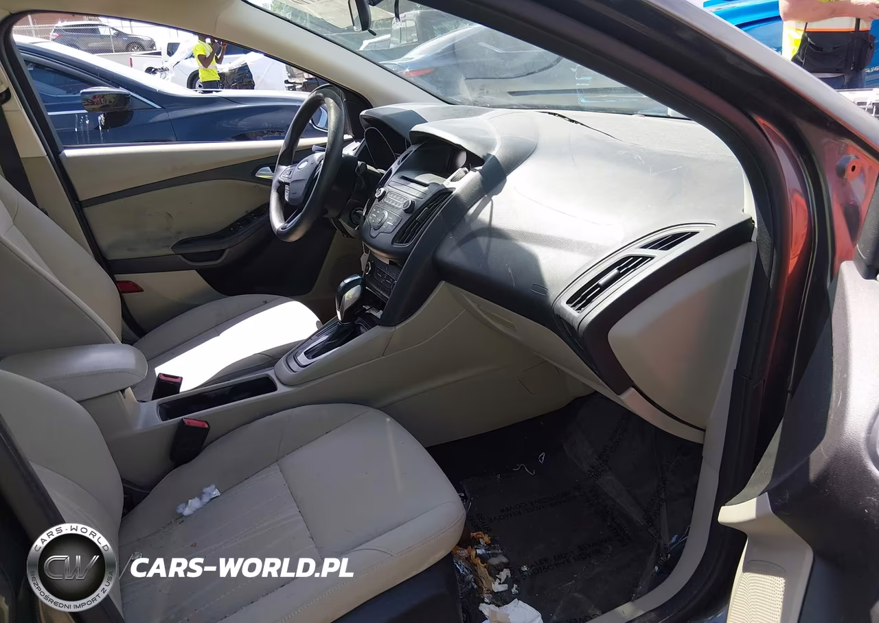 2015 Ford Focus Se VIN:1FADP3F28FL336998 - 5